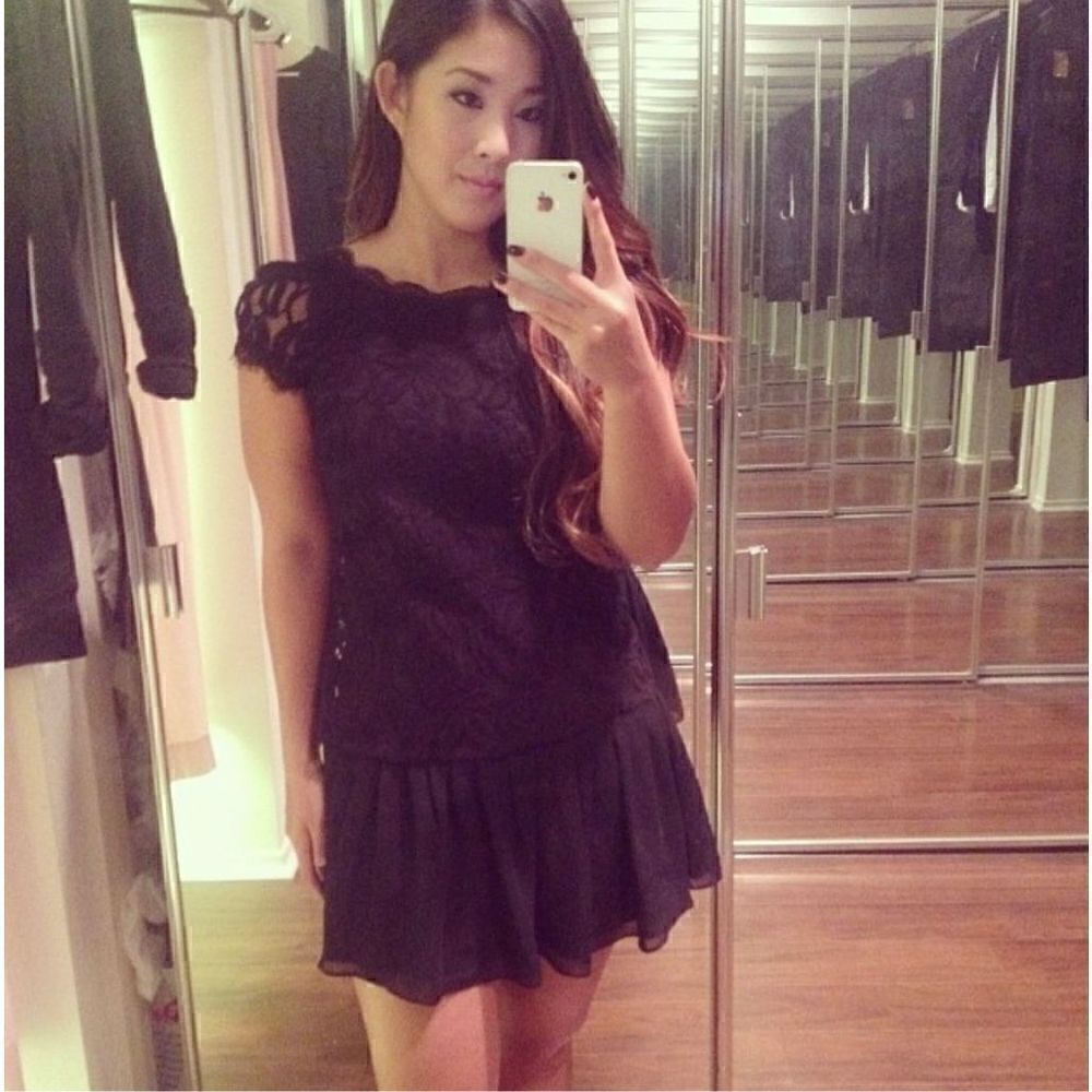 BCBGeneration 0 Xxs black cap sleeve lace mini flutter dress